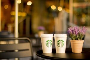 スターバックスのSNSマーケティング成功事例とは？